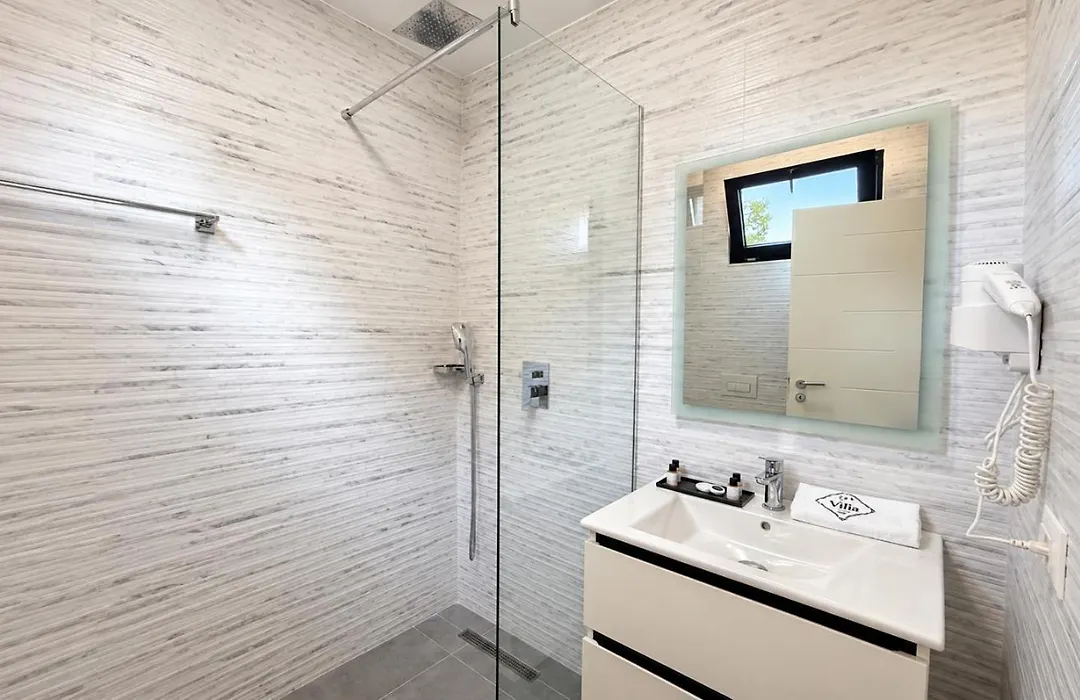 313 Villa City Center-1